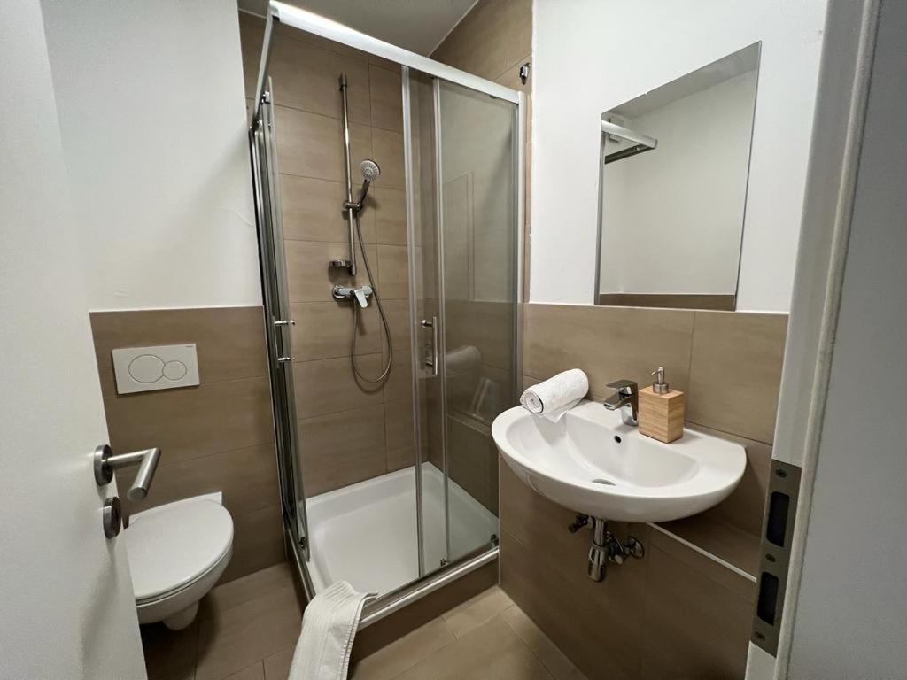 Lux Apartments Moerfelden-Walldorf Bagian luar foto